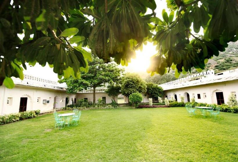 Rajmahal Palace By Kanota Hotels Near Bisalpur Dam