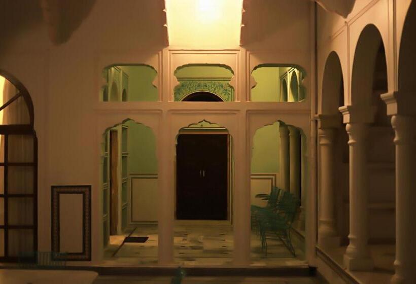 Rajmahal Palace By Kanota Hotels Near Bisalpur Dam