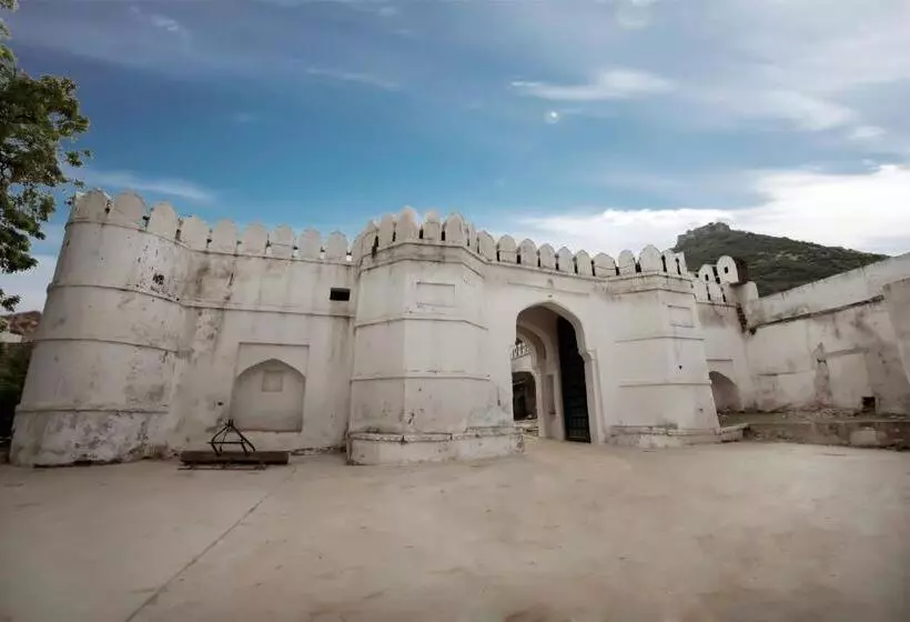 Rajmahal Palace By Kanota Hotels Near Bisalpur Dam