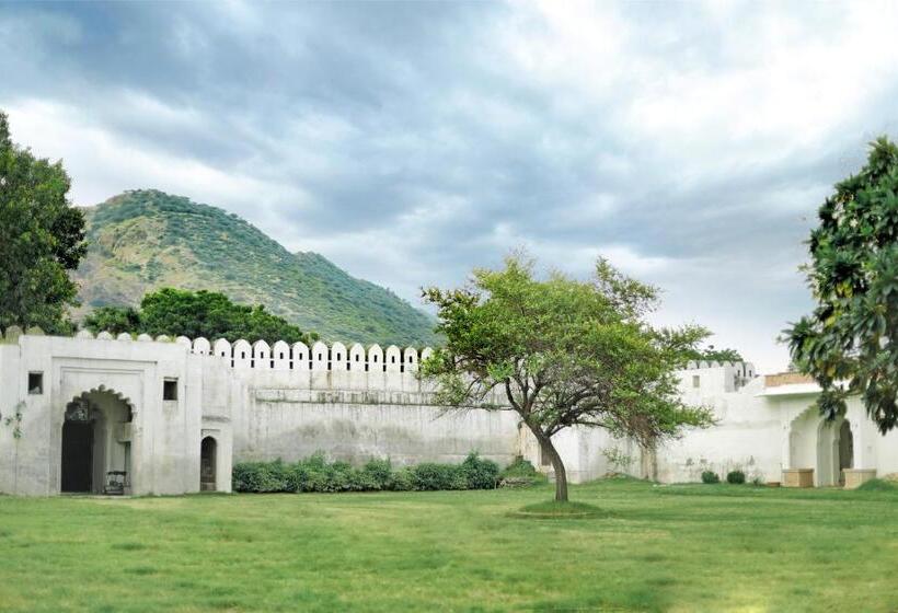 Rajmahal Palace By Kanota Hotels Near Bisalpur Dam