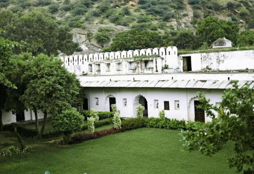 Rajmahal Palace By Kanota Hotels Near Bisalpur Dam