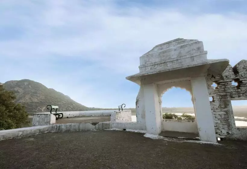 Rajmahal Palace By Kanota Hotels Near Bisalpur Dam