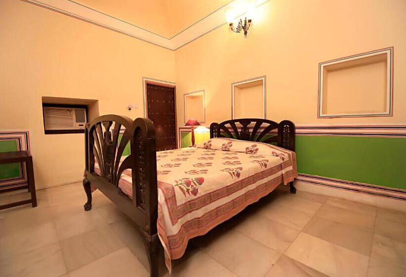 Rajmahal Palace By Kanota Hotels Near Bisalpur Dam