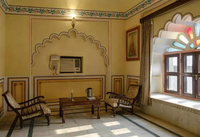 Rajmahal Palace By Kanota Hotels Near Bisalpur Dam