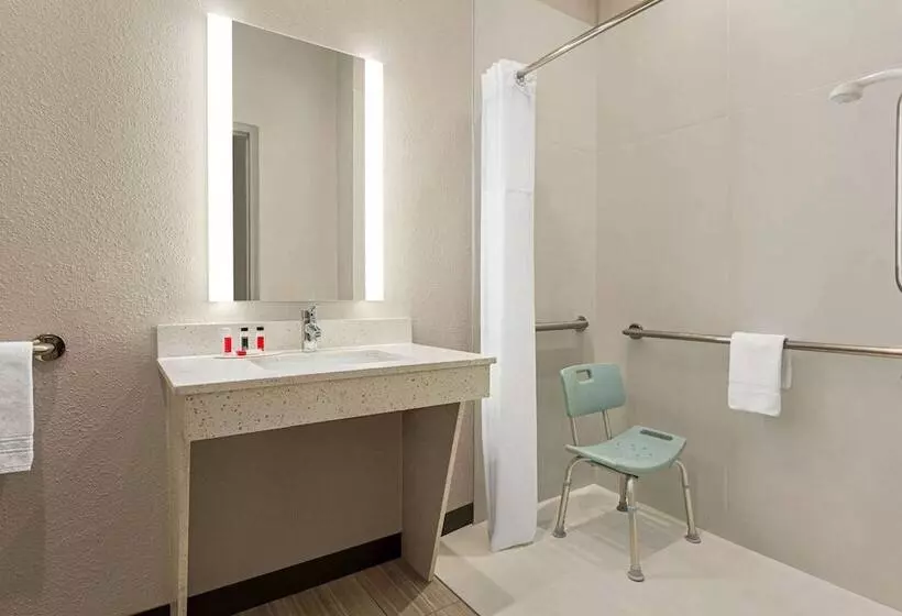 Hotelli Days Inn & Suites By Wyndham Greater Tomball