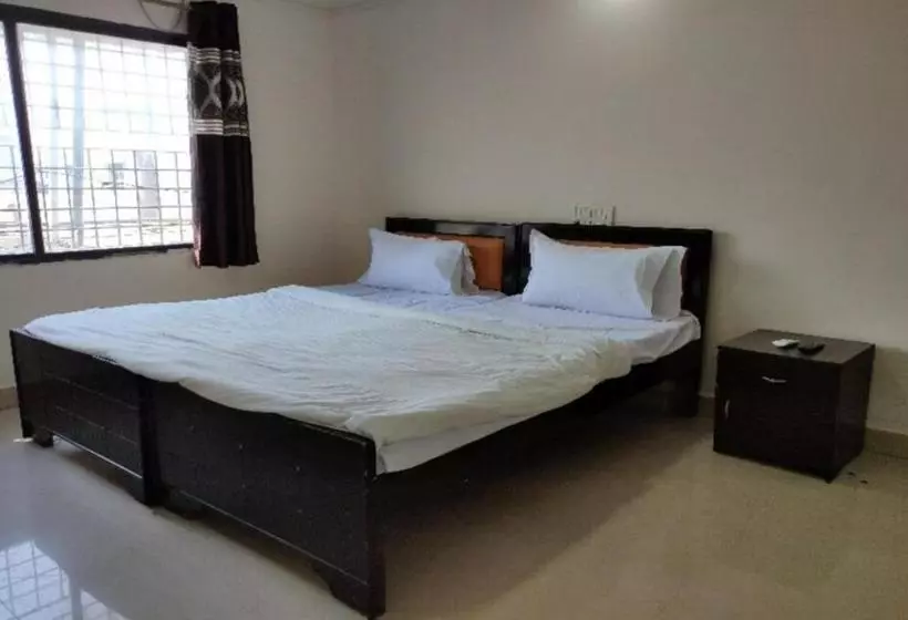ホテル Maruthi Grand  Lakdikapul