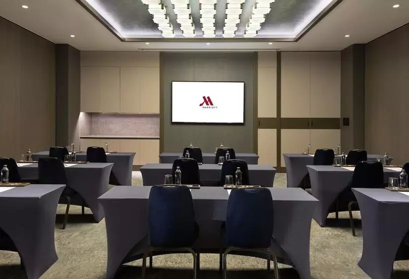 Hotelli Izmir Marriott