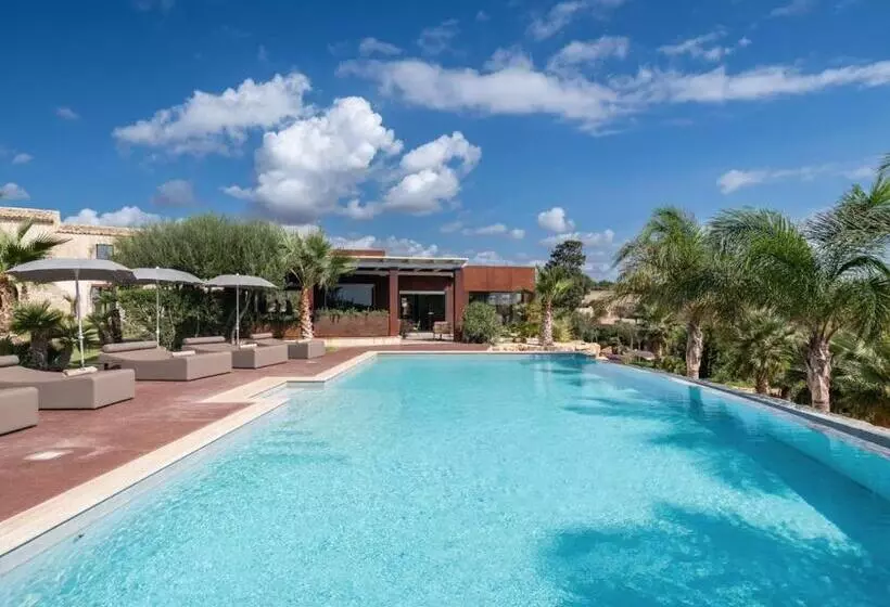 Hotelli Pietra D'acqua Resort & Spa By Geocharme