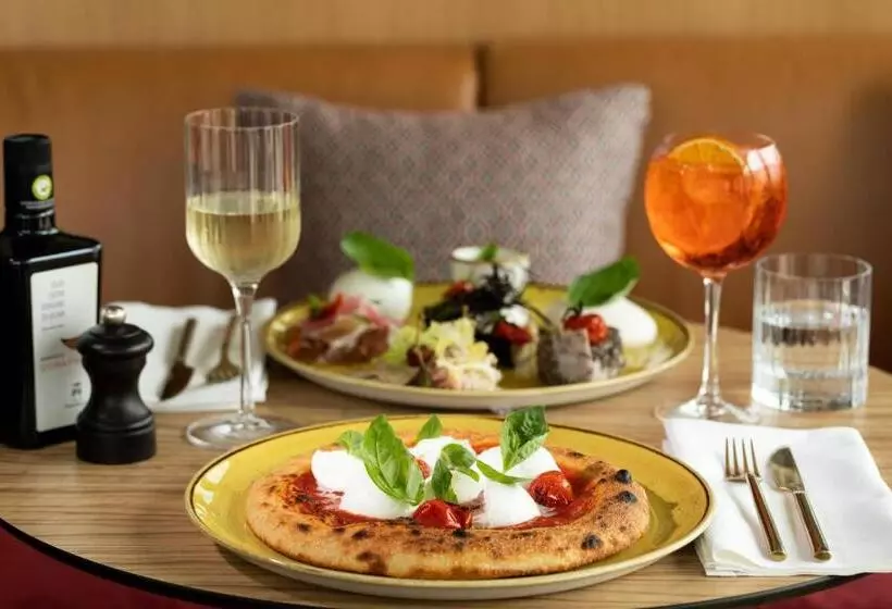 ホテル Renaissance Bordeaux