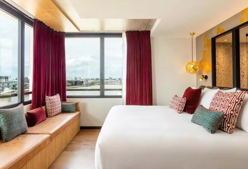 ホテル Renaissance Bordeaux