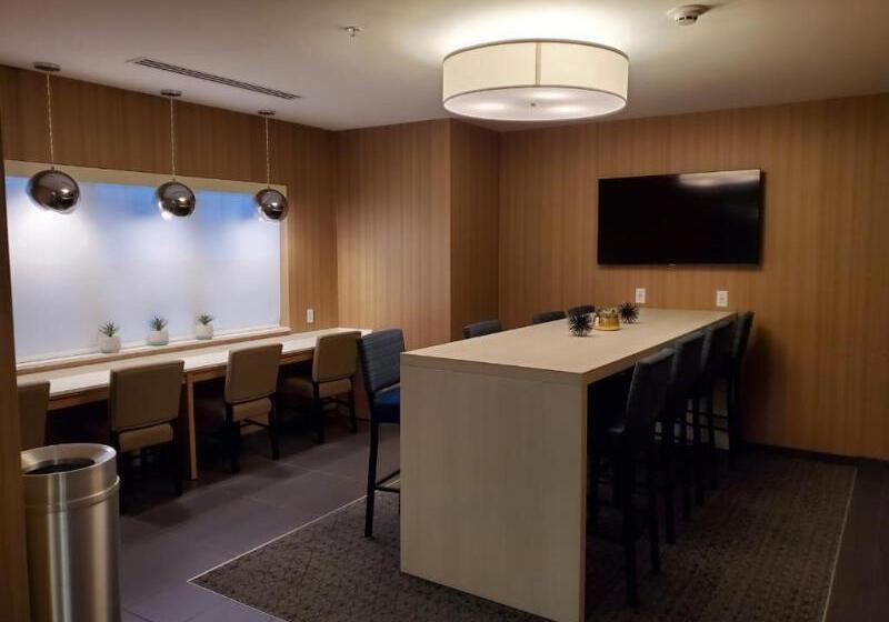 Microtel Inn & Suites By Wyndham Farmington