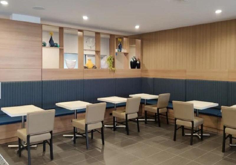 Microtel Inn & Suites By Wyndham Farmington