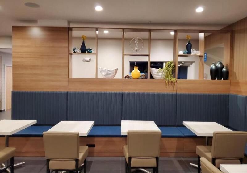 Microtel Inn & Suites By Wyndham Farmington