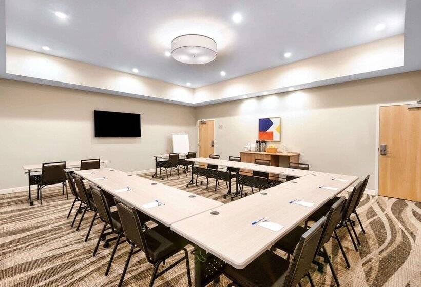 Microtel Inn & Suites By Wyndham Farmington