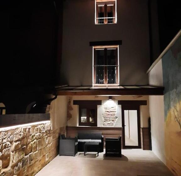 پانسیون Hostal La Rúa