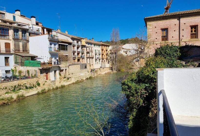 پانسیون Hostal La Rúa