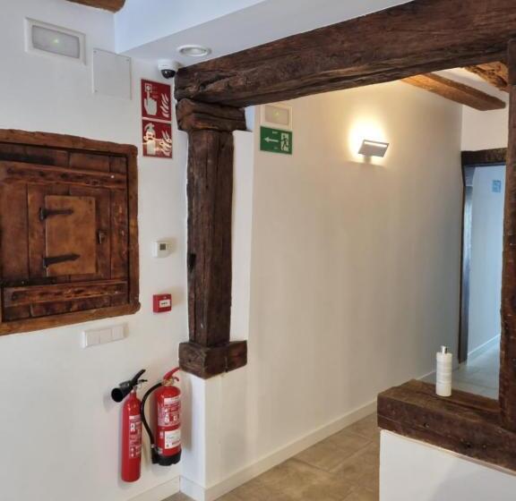 پانسیون Hostal La Rúa