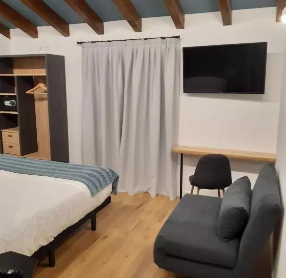 پانسیون Hostal La Rúa