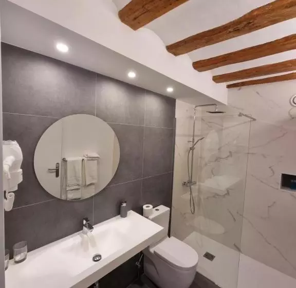 پانسیون Hostal La Rúa