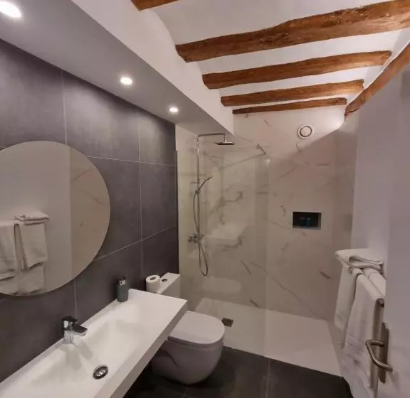 پانسیون Hostal La Rúa