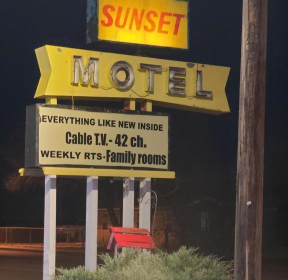 Sunset Motel