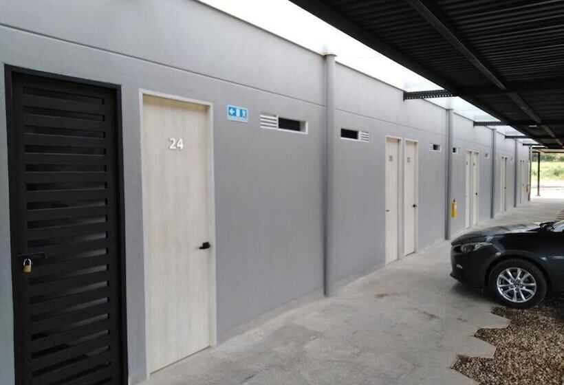 בית מלון כפרי La Aldea Del Oriente