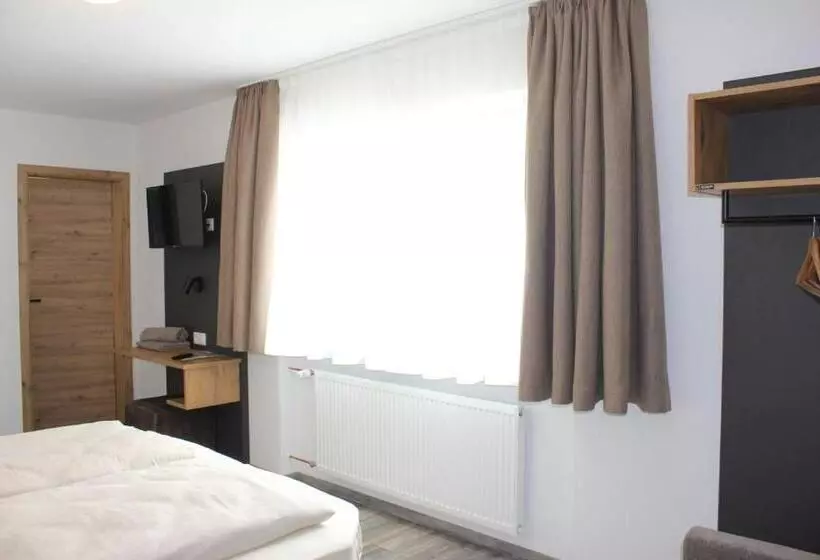 ホテル Mesnerwirt