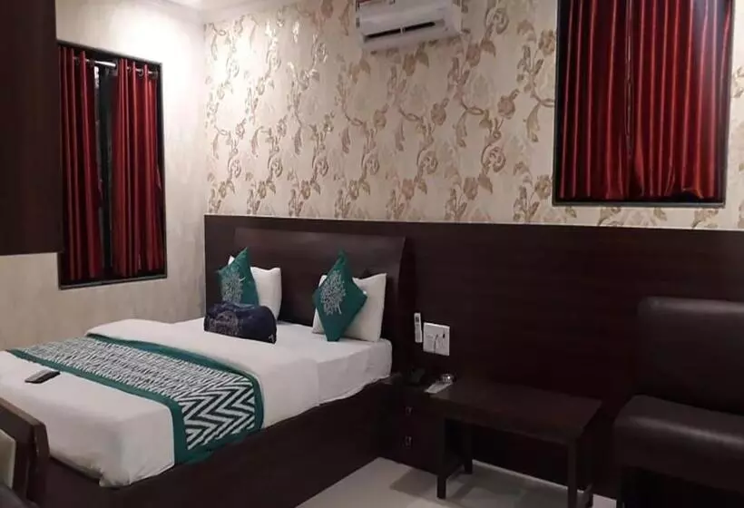 Hotelli Sai Sharan Stay Inn  Near Midc Turbhe, Navi Mumbai
