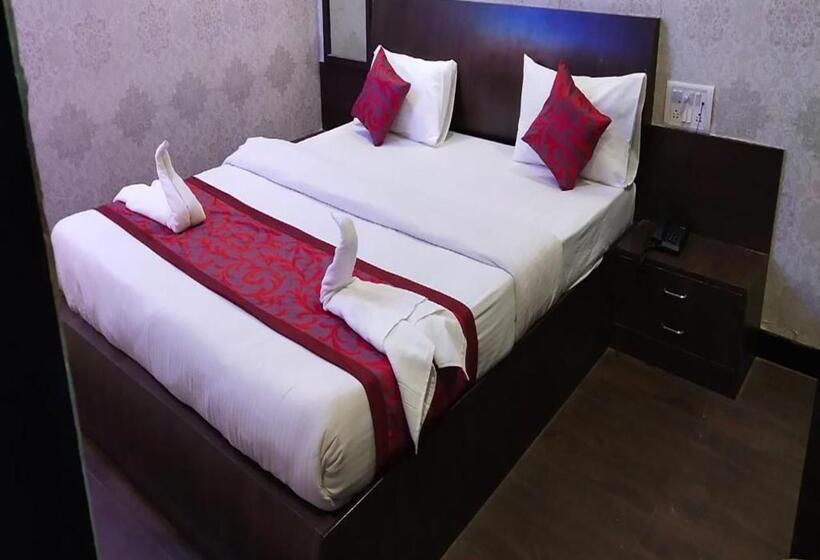 هتل Sai Sharan Stay Inn Near Midc Turbhe, Navi Mumbai
