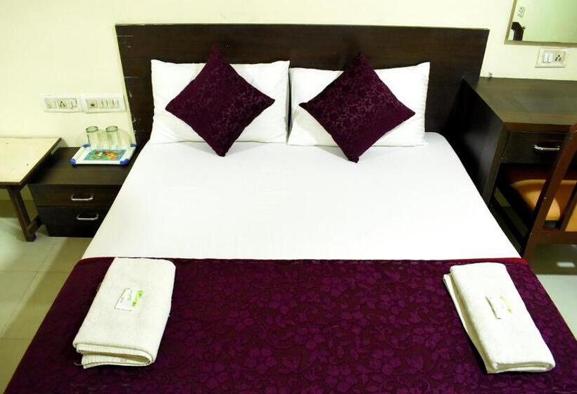 هتل Sai Sharan Stay Inn Near Midc Turbhe, Navi Mumbai