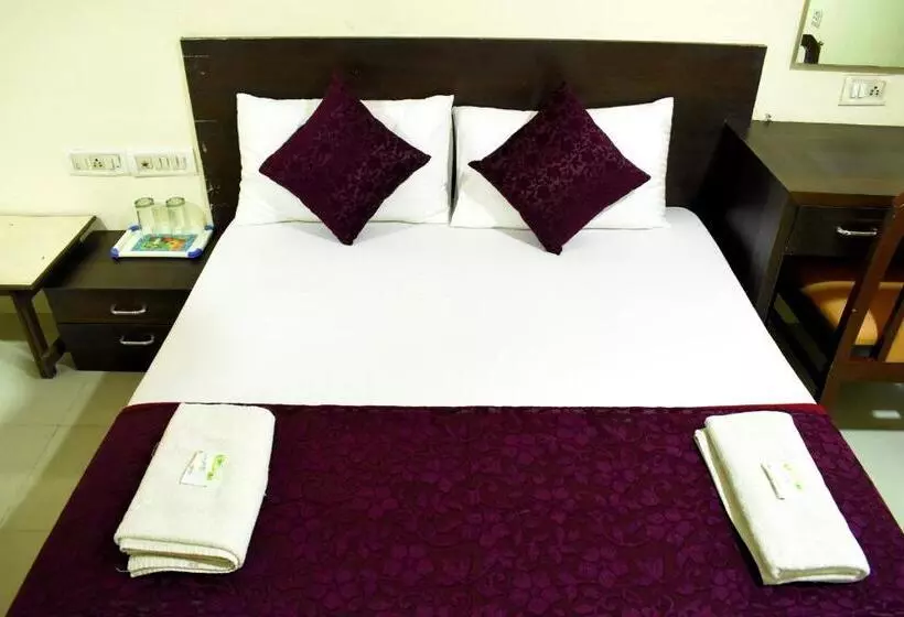 Hotelli Sai Sharan Stay Inn  Near Midc Turbhe, Navi Mumbai