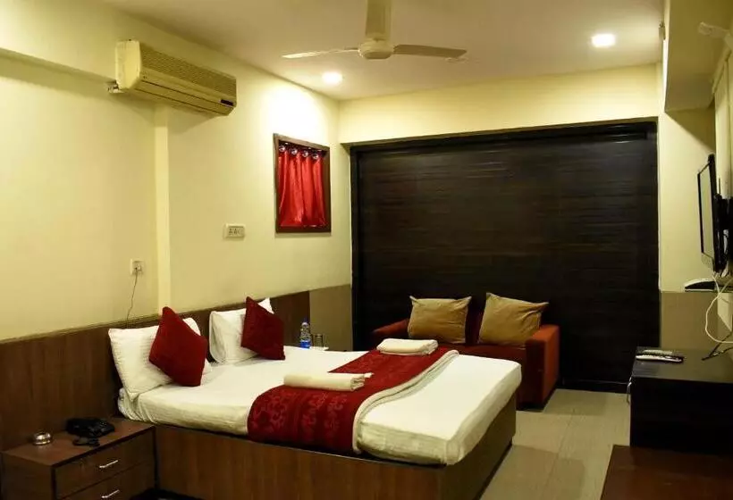 Hotelli Sai Sharan Stay Inn  Near Midc Turbhe, Navi Mumbai