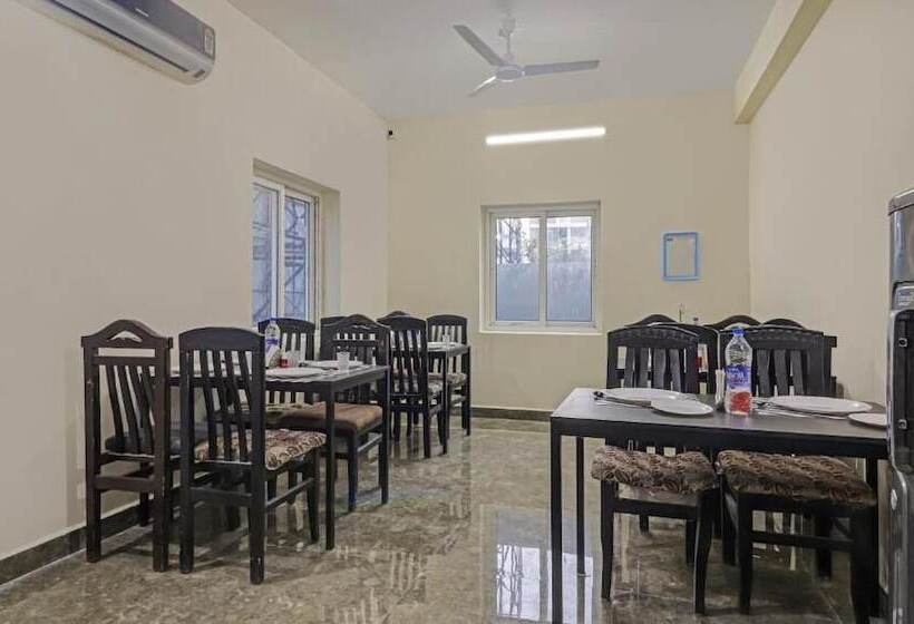 ホテル Treebo Trip Airport Pride Inn