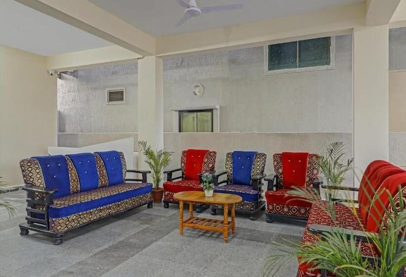 ホテル Treebo Trip Airport Pride Inn