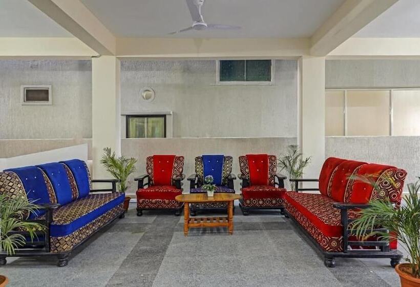 ホテル Treebo Trip Airport Pride Inn