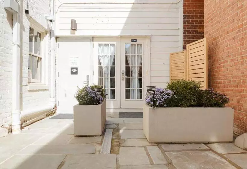 The King Street House By Kasa