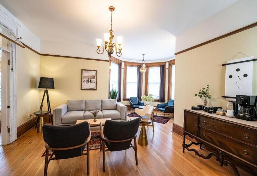 تختخواب و صبحانه The Copeland