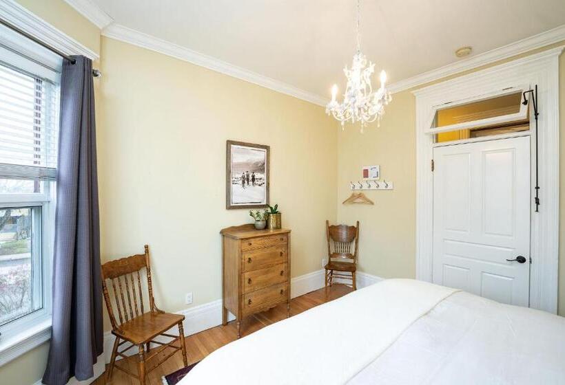 تختخواب و صبحانه The Copeland