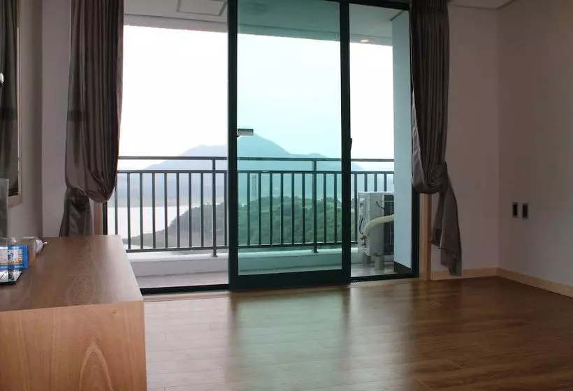 Hotelli Cheongpung Resort Hill House