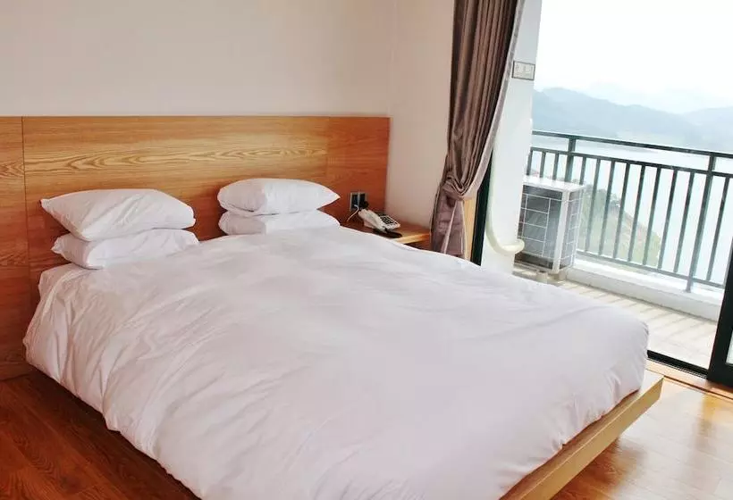 Hotelli Cheongpung Resort Hill House
