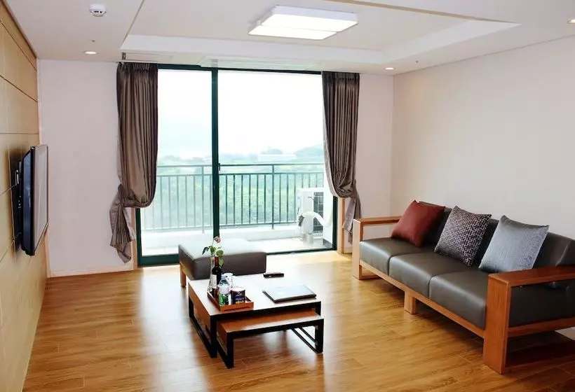 Hotelli Cheongpung Resort Hill House