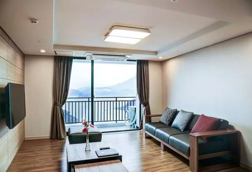 Hotelli Cheongpung Resort Hill House