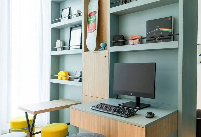 هتل Courtyard By Marriott Paris Creteil