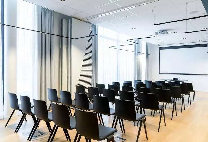 Hotelli Courtyard By Marriott Paris Creteil