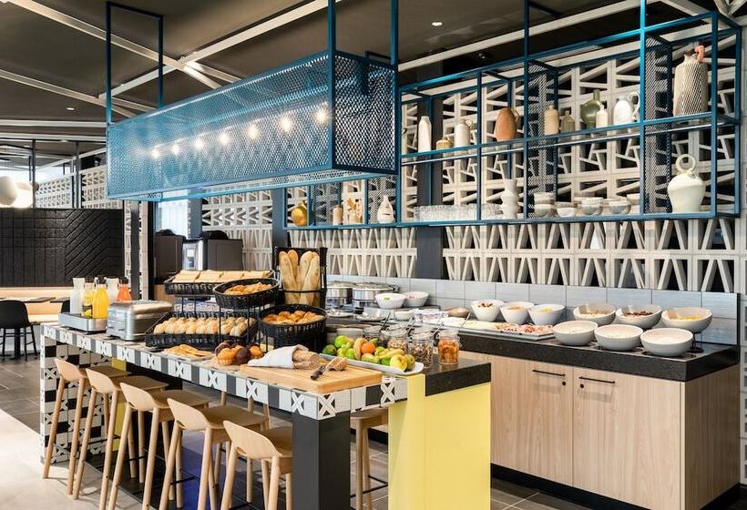 هتل Courtyard By Marriott Paris Creteil