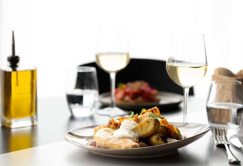 هتل Courtyard By Marriott Paris Creteil