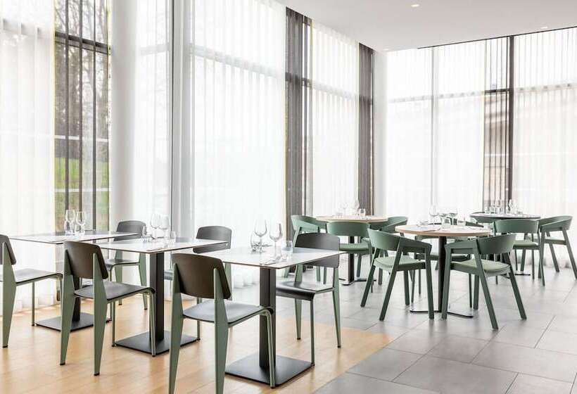 هتل Courtyard By Marriott Paris Creteil