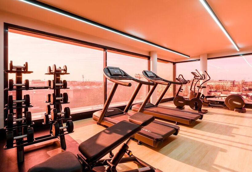 هتل Courtyard By Marriott Paris Creteil