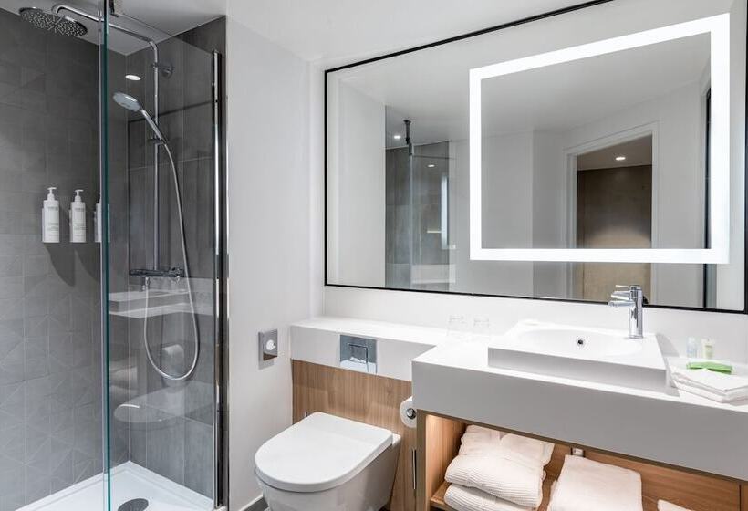 هتل Courtyard By Marriott Paris Creteil