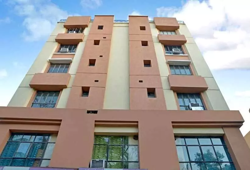 هتل Goroomgo Space Town Kolkata